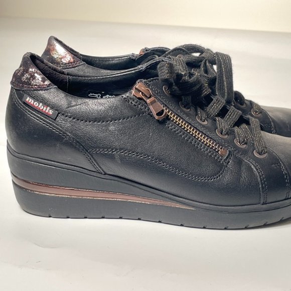 Mobils(branch of Mefisto) Comfortable Black Leather Lace-up Wedges with Zipper - Picture 2 of 16